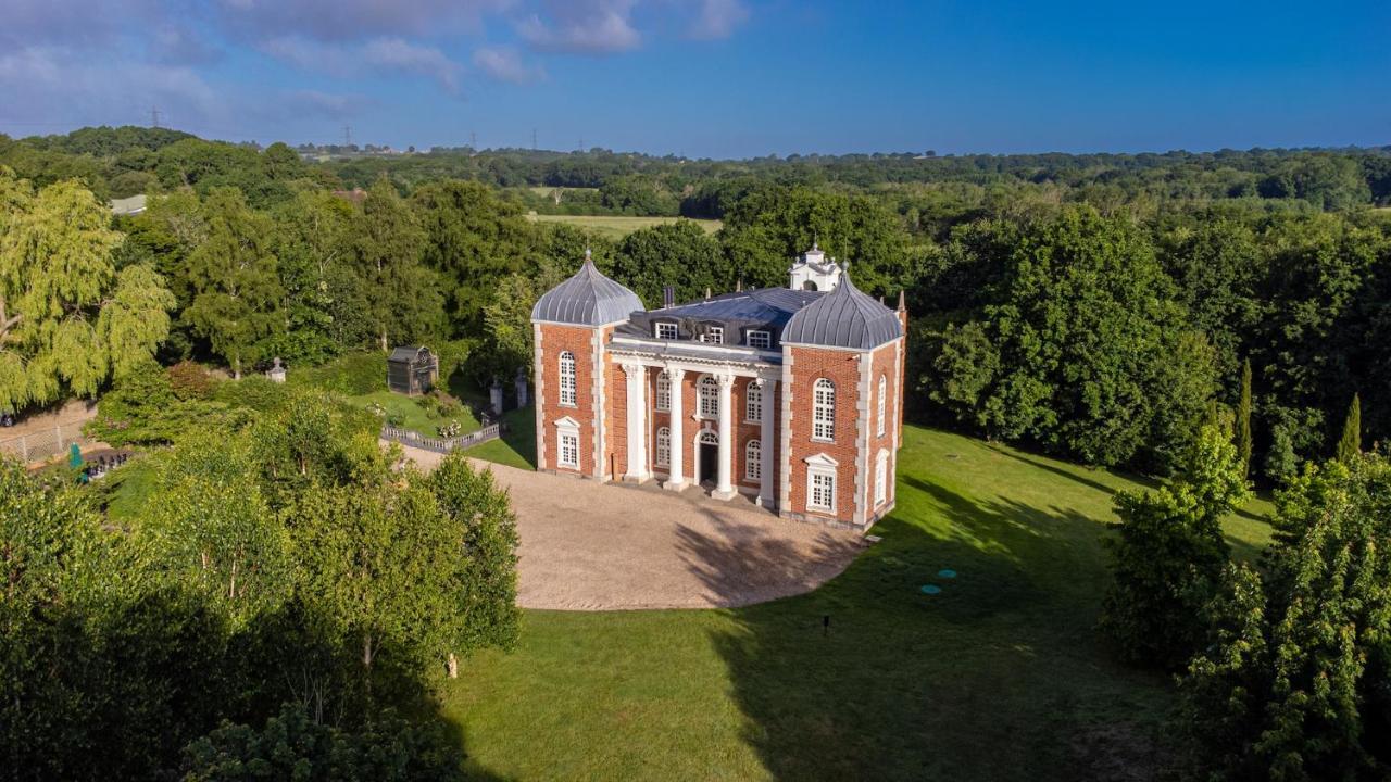 Eastwood Observatory: 12 Bedrooms, Swimming Pool And Tennis Court Гейлшем Екстер'єр фото