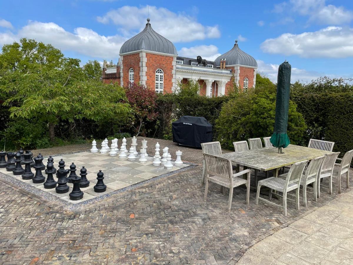 Eastwood Observatory: 12 Bedrooms, Swimming Pool And Tennis Court Гейлшем Екстер'єр фото