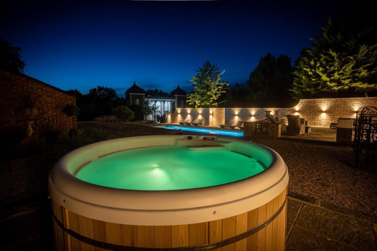 Eastwood Observatory: 12 Bedrooms, Swimming Pool And Tennis Court Гейлшем Екстер'єр фото