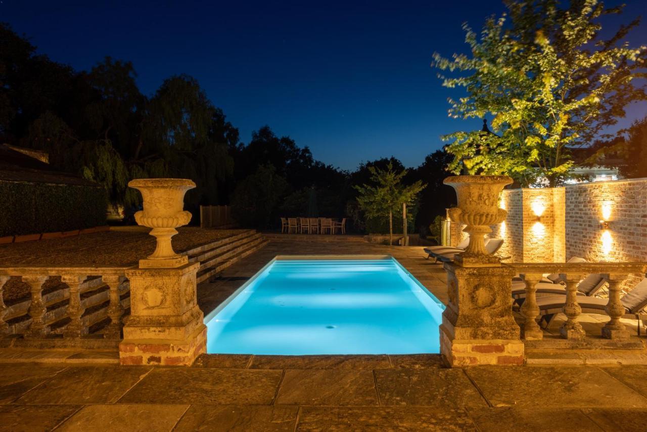 Eastwood Observatory: 12 Bedrooms, Swimming Pool And Tennis Court Гейлшем Екстер'єр фото